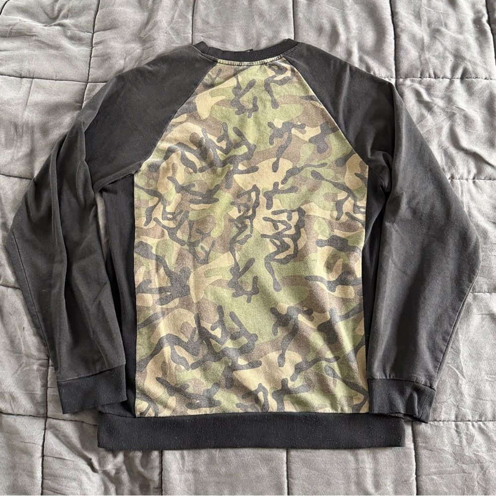 Fatal Black and Camouflage Men's Crew Neck Sweatshirt Size Large - Picture 7 of 7